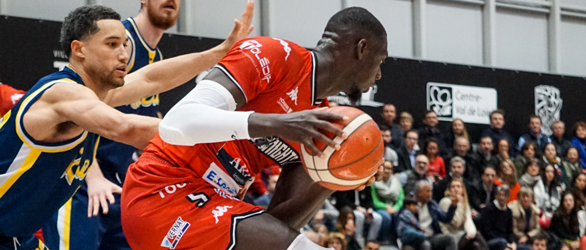 Photo d'un joueur de l'équipe Tours métropole basket