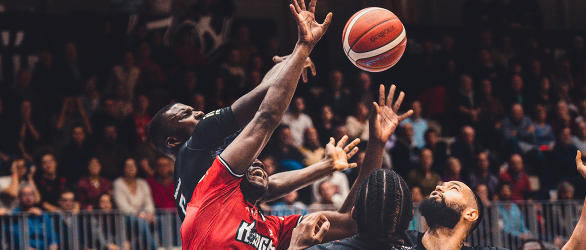 Photo d'un match de l'équipe Tours Métropole Basket